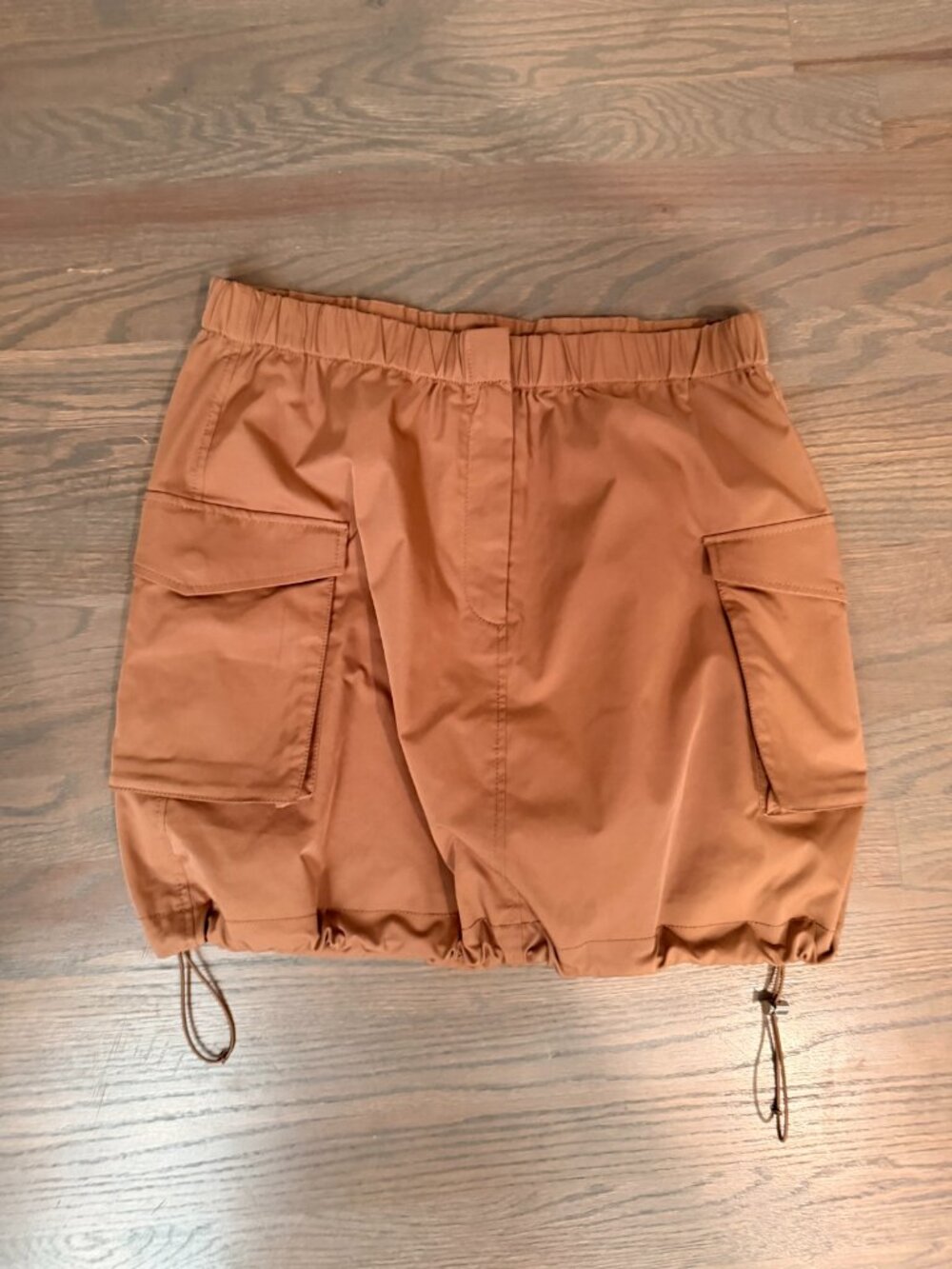 Aritzia Babaton Vessel Cargo Parachute Mini Skirt Clay Tan Drawstring L